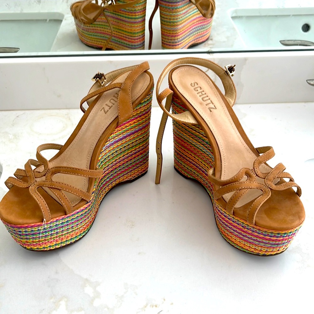 Schutz 7.5 wedges